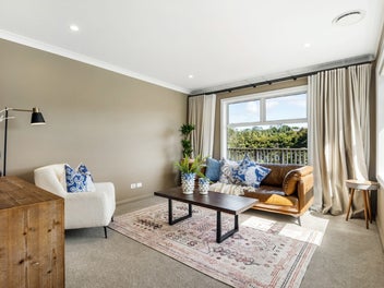 Tranquil, Stylish Coastal Living