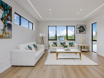Spacious 4-Bedroom Home Overlooking Tranquil Park