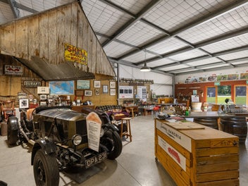 Outstanding strategic landholding opportunity