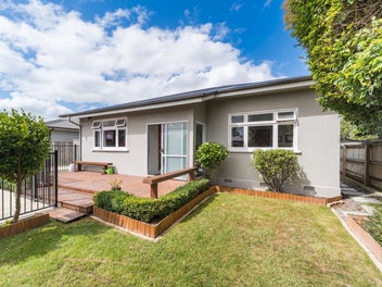 Brilliant Hospital location - Motivated Vendor!