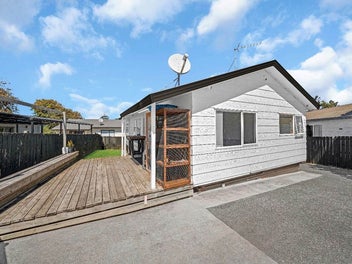 Grab a Bargain in Clendon Park