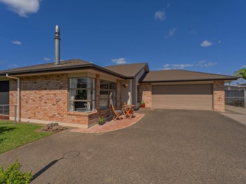 Its a Perla, Plenty of Parking & Privacy!