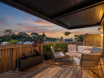 sophisticated living, prime position