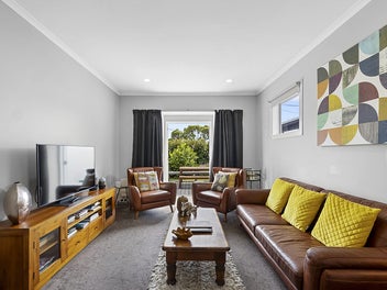 CHARACTER WITH CONVENIENCE