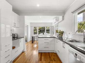 RENOVATED FAMILY LIVING WITH FLEXIBLE SPACE