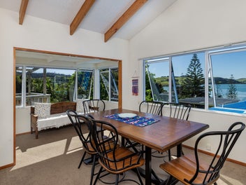 HARBOUR VIEWS & WITH INCOME POTENTIAL