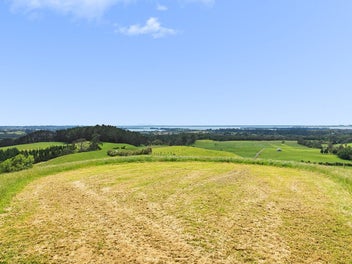 Elevated Section – Harbour & Kaimai Views