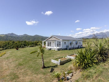 Views. Space. Lifestyle.