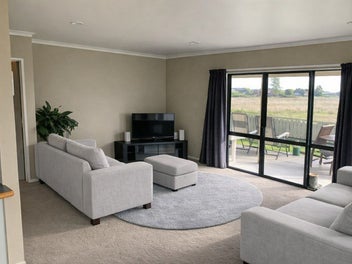 Quiet Cul-de-sac Living, fully fenced