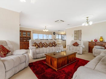Impressive Living in a Fantastic Location