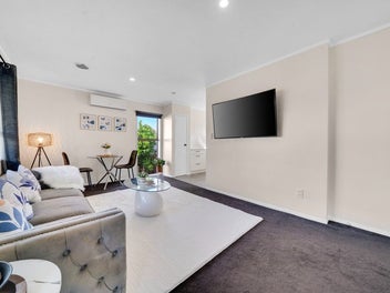 Bags Packed, Tickets Booked - Hello Australia