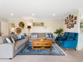 Wattle Downs – space, views and serious vibes