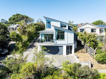 SUNNY CITY-FRINGE SPACE & FLEXIBILITY