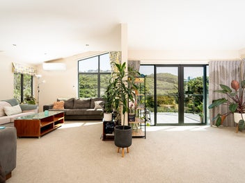 SUNNY CITY-FRINGE SPACE & FLEXIBILITY