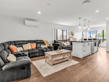 Modern Family Living in a Prime Takanini Location