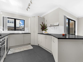 Urgent Sale: Owners Downsizing, Must Be Sold!