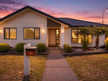 Executive Living. Triple Garage.