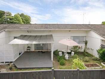Image 1 of 7