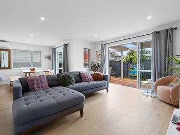 Sun, space, family living close to parks/reserves