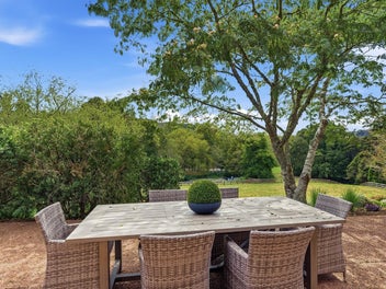 Opportunity Knocks – Retro Cool With Endless