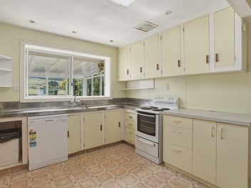 Beachside Living with a Peaceful Rural Backdrop