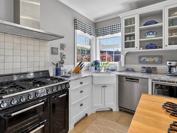 PRIVATE SANCTUARY WITH SPECTACULAR VIEWS