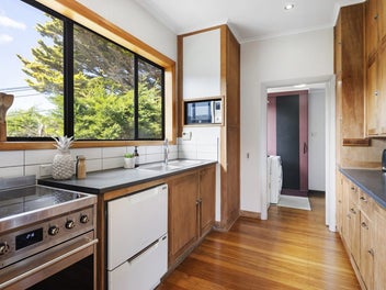 Ngaio calling ... Sun soaked and family friendly