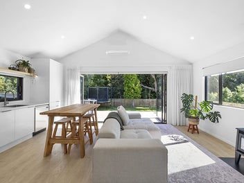 TREND-SETTER, CITY CONVENIENCE