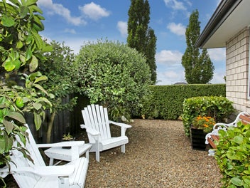 Easy Care Elegance & Immaculate