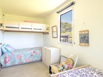 Peaceful and Quiet living . Amazing Views .