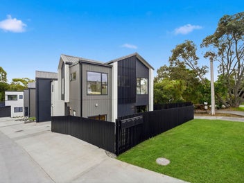 Brand New 3BR + Study – 2 Level Standalone