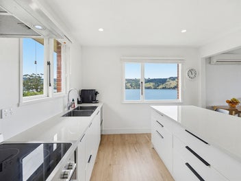 Renovated - Move-in ready + Harbour Views!