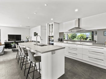 OWNERS ON THE MOVE - ENTERTAINERS DREAM