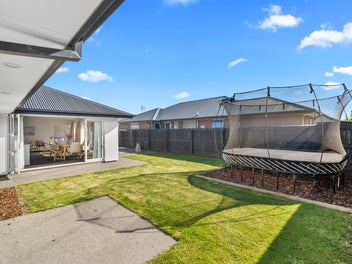 Owner moved overseas -must sell!