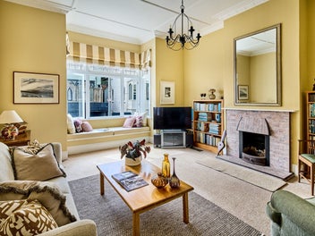Unique home in Oriental Bay on freehold title