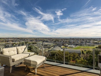 Modern Hillside Living with Breathtaking Outlook
