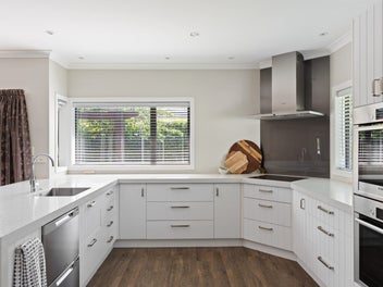 Immaculate family living