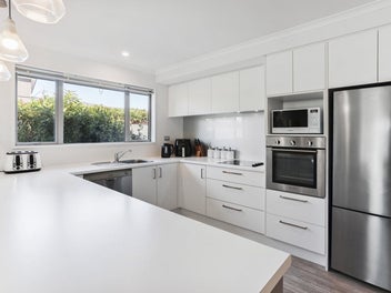 * UNDER OFFER * Stunning 2 Bedroom Dwelling in Idy