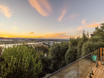 Private Hillside Retreat