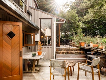 NEWLY RENOVATED HOME, GARDEN SANCTUARY