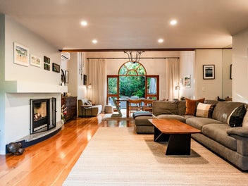 TUSCAN INSPIRED HOME IN THE HEART OF KERIKERI