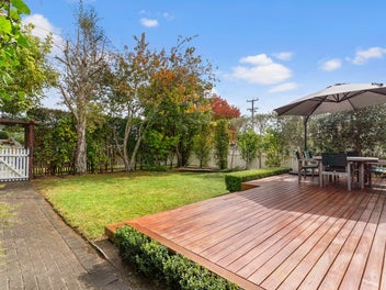 Sun, Space & Seamless Outdoor Living