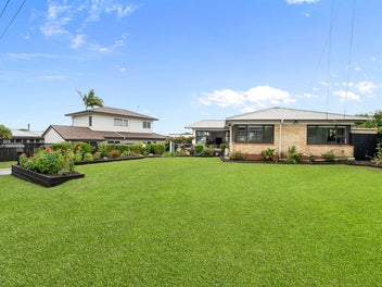 Solid Brick, Move in Ready | Professionals