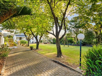 Character Villa, Income & Lifestyle on 3ha