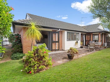 Charming Brick & Tile Beauty in a Highly Desir...