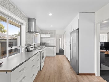 Good Buying in Aranui