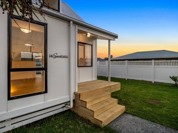 Beach & golf lifestyle | renovated coastal retreat