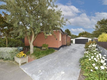 Four Bedroom Home Plus Sleepout