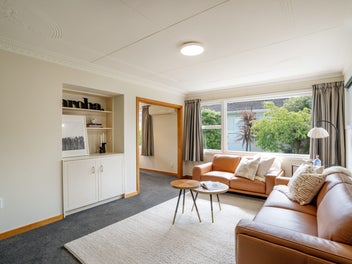 Friendly First Home - Outstanding Location