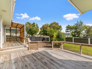 Master with Ensuite – Rare Find at This Price